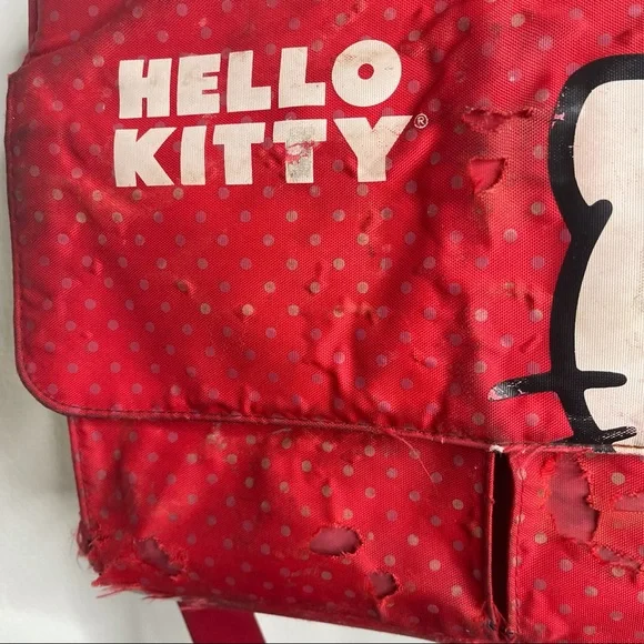 Hello Kitty Laptop Bag 💼 (severely damaged) - Picture 9 of 10